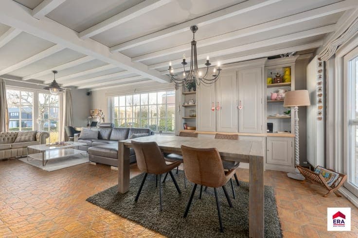 Renovated villa in a prime location in Lombardsijde
