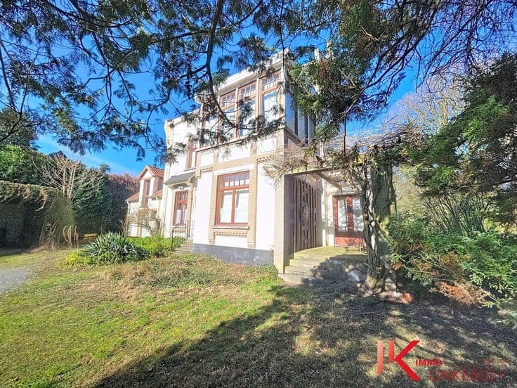 LINKEBEEK – Exceptional character property just minutes from