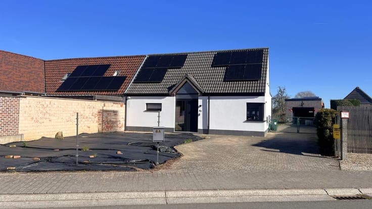 Ideale starterswoning met ruime garage en zonnige tuin in...
