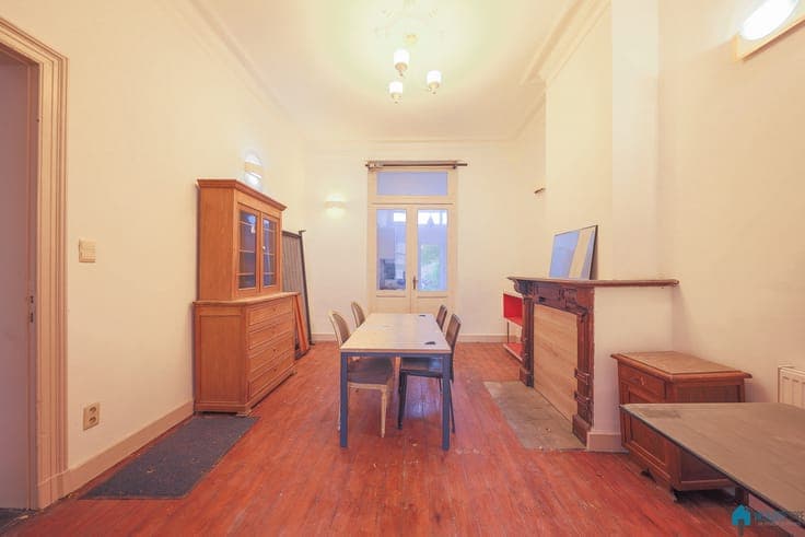 Charming townhouse with garage in a prime location in Ghent