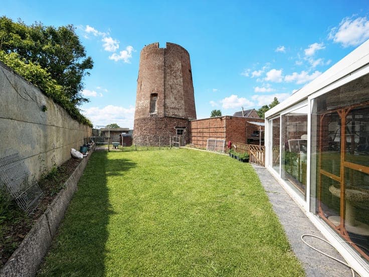 Te koop, te moderniseren woning met molen te Huise (Kruisem)