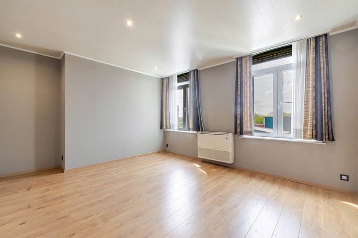Versatile 4-bedroom house with garage in Ghent