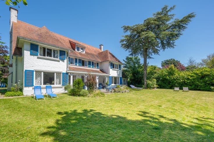 Unique property near the Royal Zoute Tennis Club and Domi...