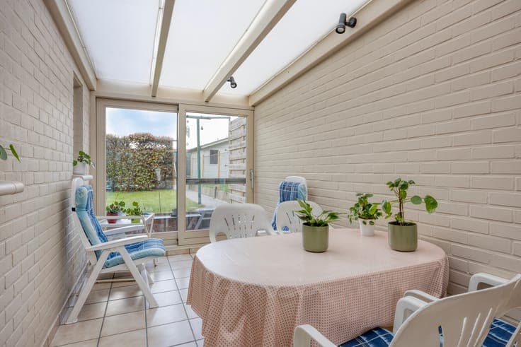 House with indoor garage for sale in the heart of Harelbeke