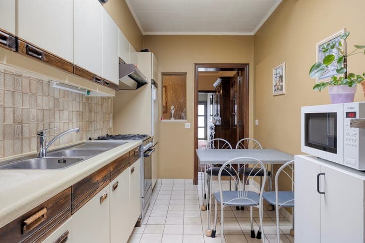 House with indoor garage for sale in the heart of Harelbeke