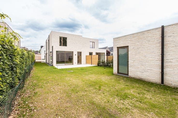 Ruime HOB nieuwbouwwoning met 3 slaapkamers , luxueus a...