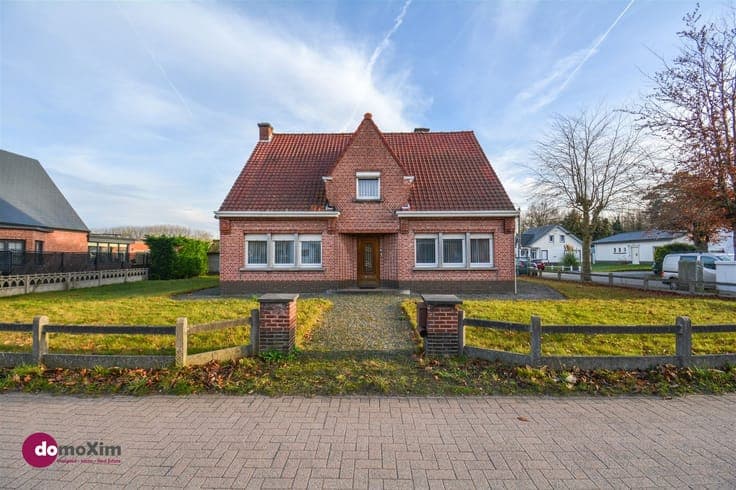 Charming, well located house with lots of potential in Boort