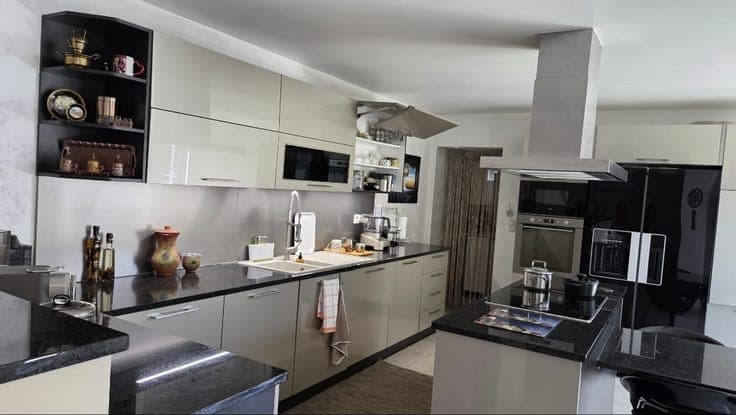 Renovated family home in Sint-Kwintens-Lennik