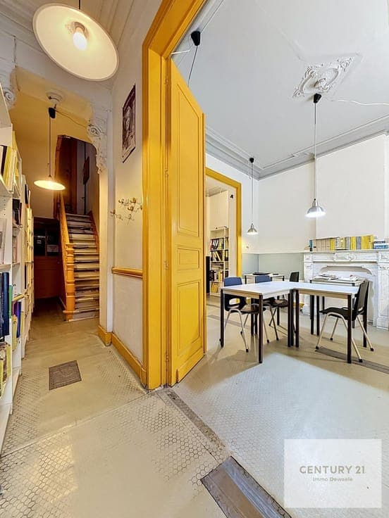 Detached house close to amenities