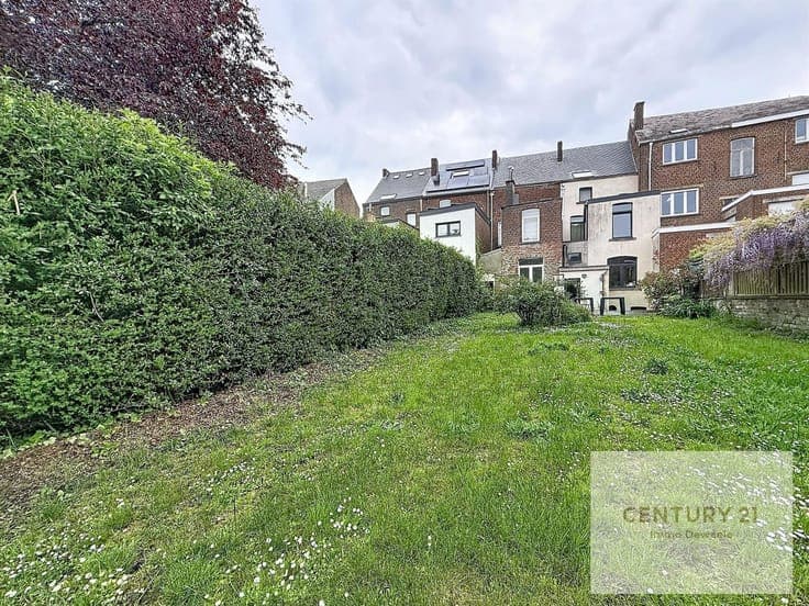 Detached house close to amenities