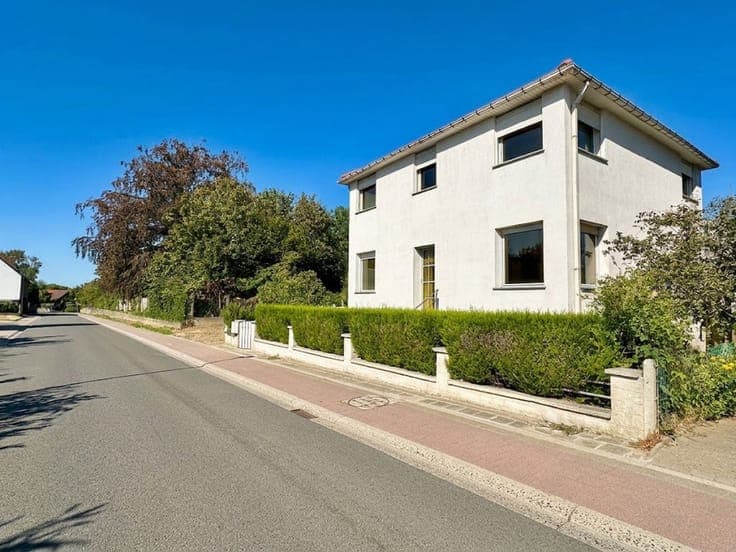 4-façade villa to renovate on ±40 ares in Overijse