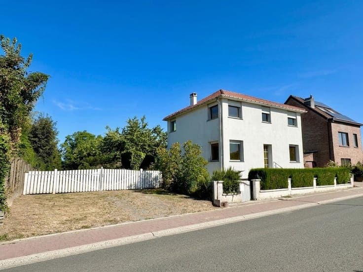 4-façade villa to renovate on ±40 ares in Overijse