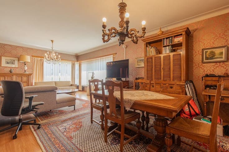 Open bebouwing met 3 slaapkamers en grote tuin