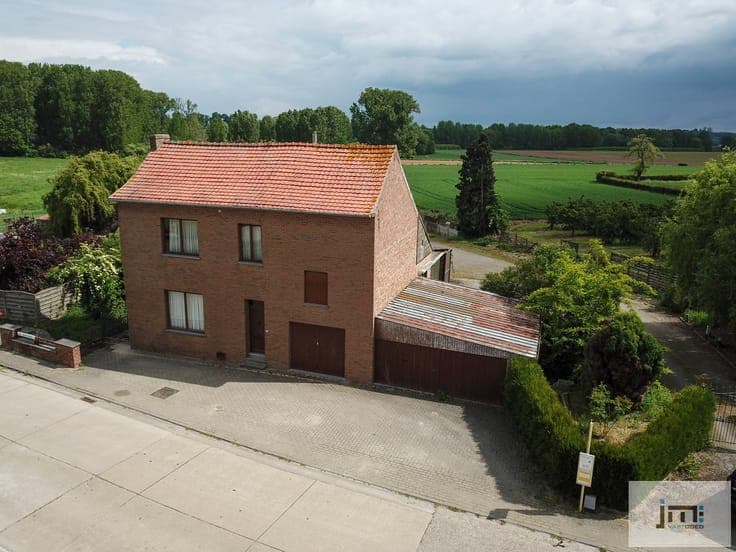 Woning met grote stallen