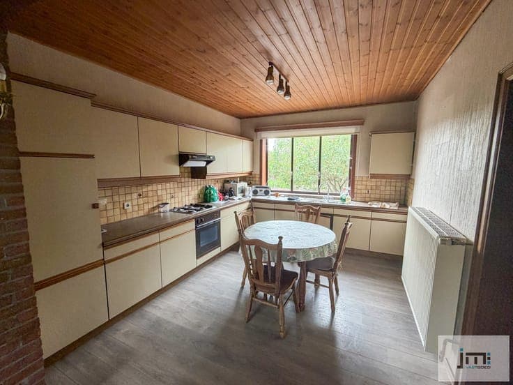 Woning met grote stallen