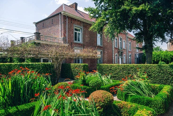 Exclusive multi-purpose property in the heart of the Hannut