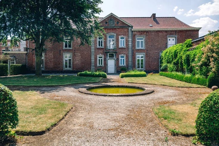 Exclusive multi-purpose property in the heart of the Hannut