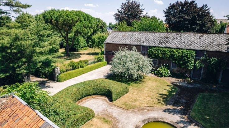 Exclusive multi-purpose property in the heart of the Hannut