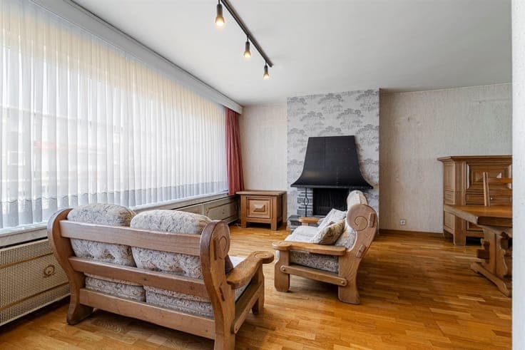 Te renoveren bel-etage (176 m²) met 3 slaapkamers en tuin (1