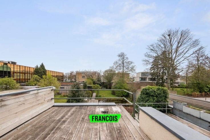 Spacious family home with commercial premises for sale in S…