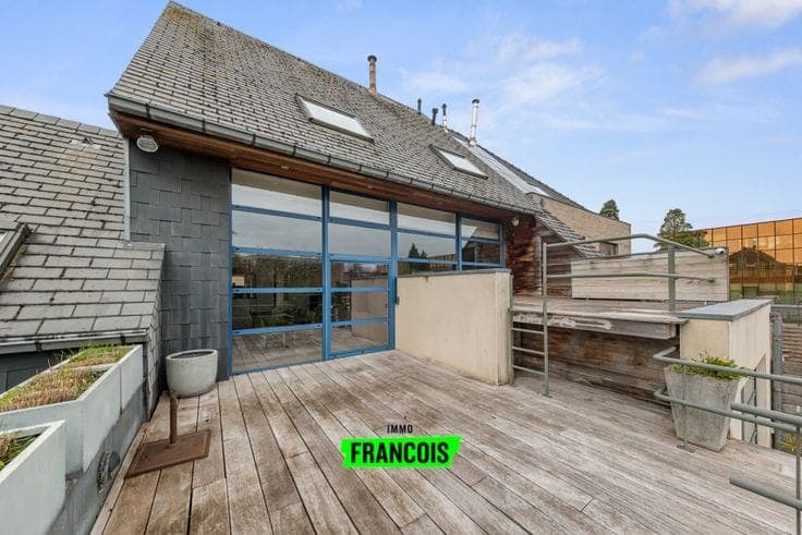 Spacious family home with commercial premises for sale in S…
