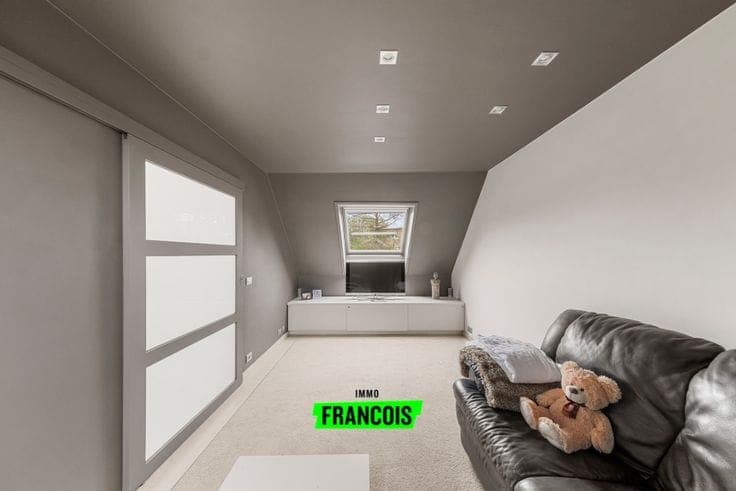 Spacious family home with commercial premises for sale in S…