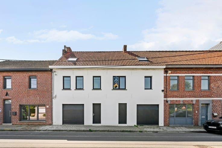 Turnkey home with 4 bedrooms, 2 bathrooms, garage, and 2 su