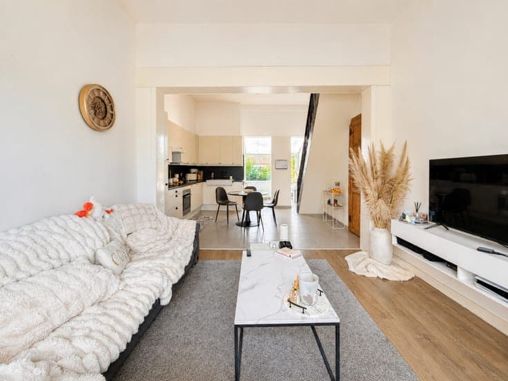 Te koop, instapklare starterswoning met 3 slaapkamers en ...