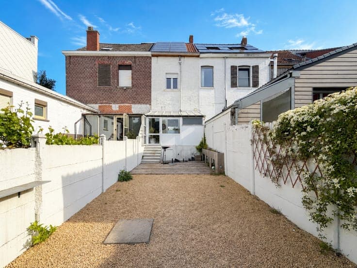 Te koop, instapklare starterswoning met 3 slaapkamers en ...