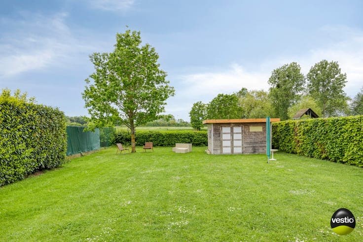 TIJDLOZE MODERNE WONING OP 10A73CA TE HOESELT.
