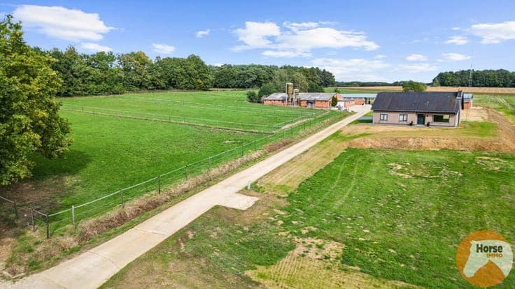 SCHAFFEN - Landbouwwoning op +/- 6,7 ha en paardenstalling