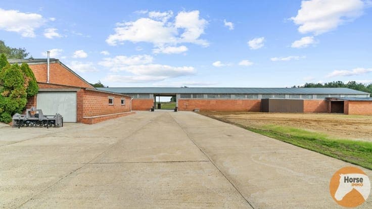 SCHAFFEN - Landbouwwoning op +/- 6,7 ha en paardenstalling
