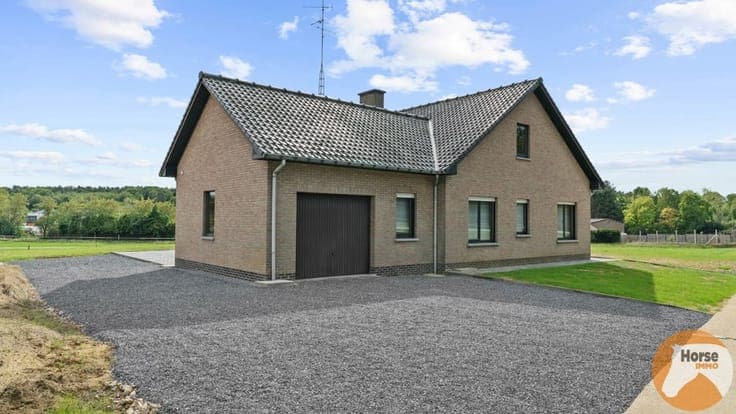 SCHAFFEN - Landbouwwoning op +/- 6,7 ha en paardenstalling