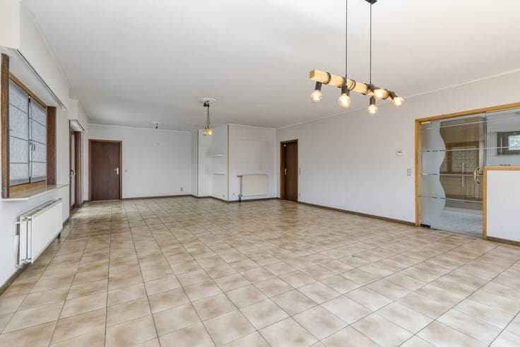 Spacious ready-to-move-in house with 3 bedrooms for sale in