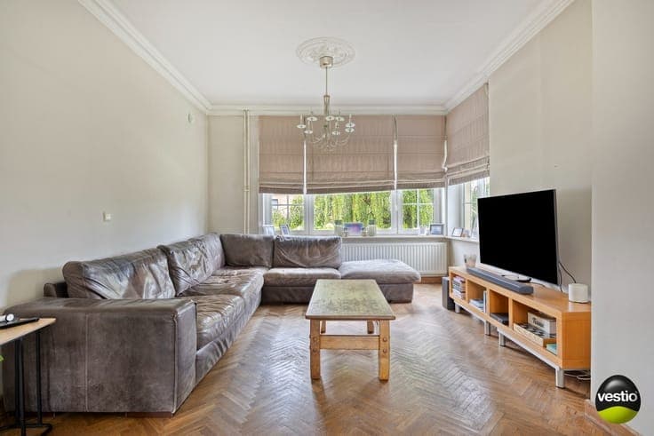 Exclusieve open bebouwing met 5 slaapkamers, zwemvijver e...
