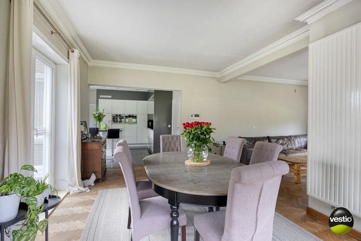 Exclusieve open bebouwing met 5 slaapkamers, zwemvijver e...