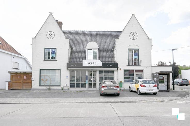 Riante handelswoonst in Waregem