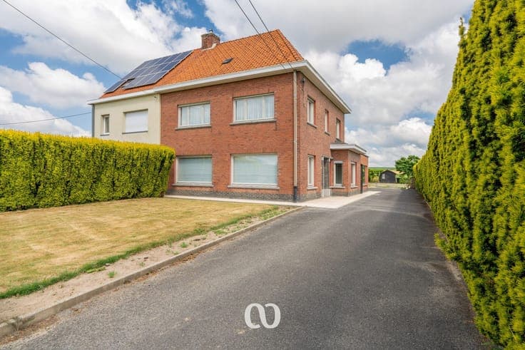 Beautifully located semi-detached house