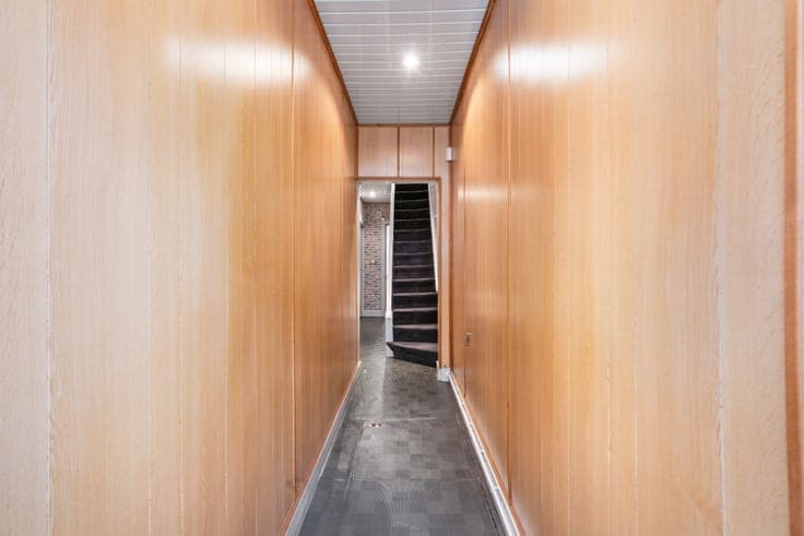 House to renovate in Jette with parking