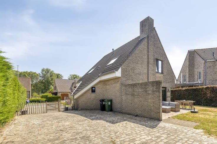 Detached house with garage for sale in Sijsele (Damme)