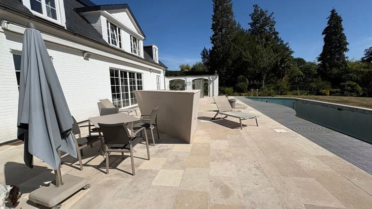 Exceptional Property - Espinette Centrale