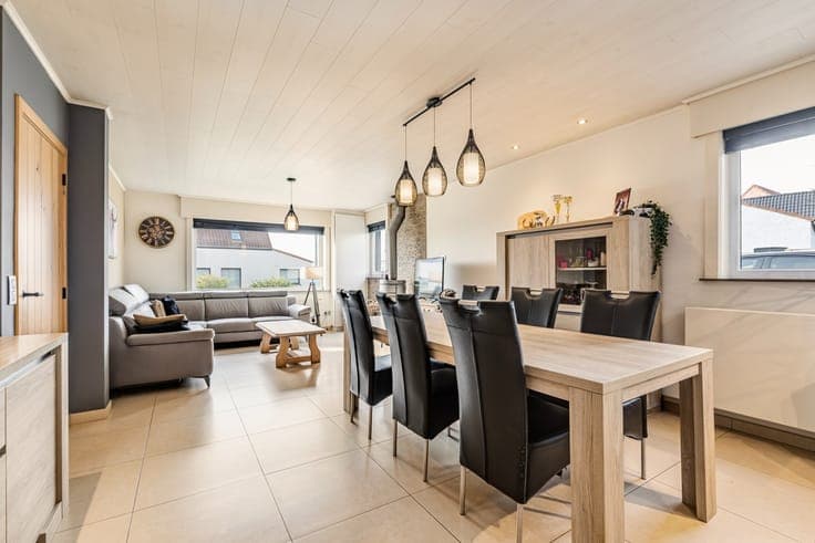 Woning met weide en paardenstallen in Vladslo (Diksmuide)