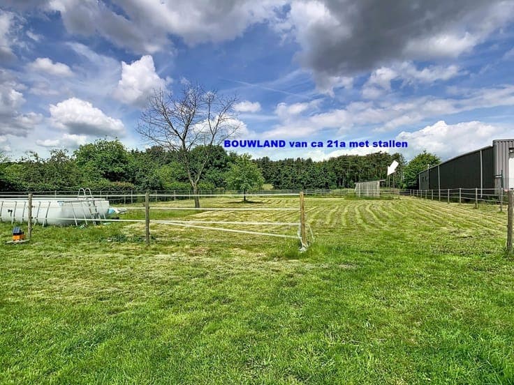 Gelijkvloerse instapklare woning met grote tuin op ca. 39a