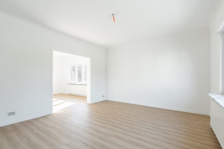 Volledig gerenoveerde ruime gezinswoning in het hart van ...