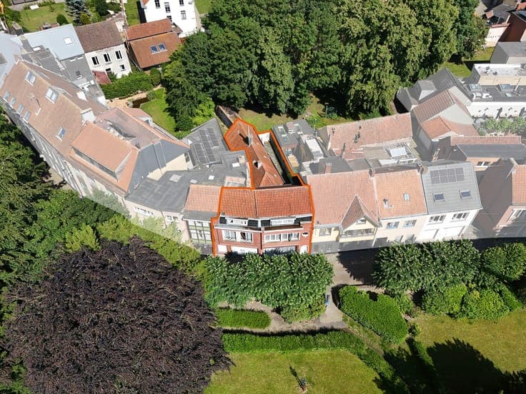 Renovatiepand met tal van mogelijkheden op topligging in ...
