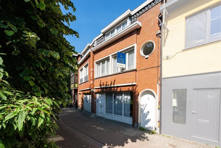Renovatiepand met tal van mogelijkheden op topligging in ...