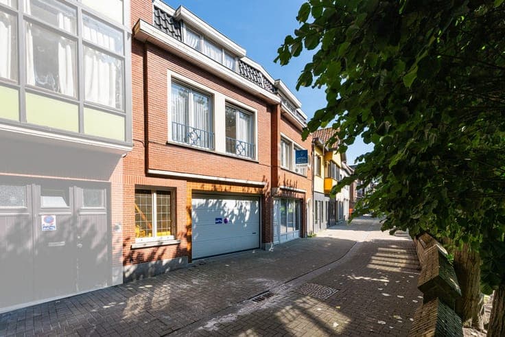 Renovatiepand met tal van mogelijkheden op topligging in ...