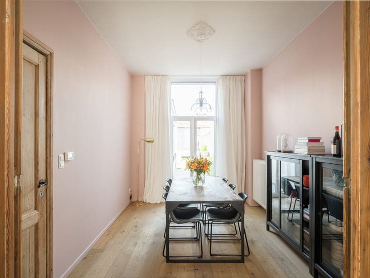 Karaktervolle woning met 4 slaapkamers en zonnige stadstu...