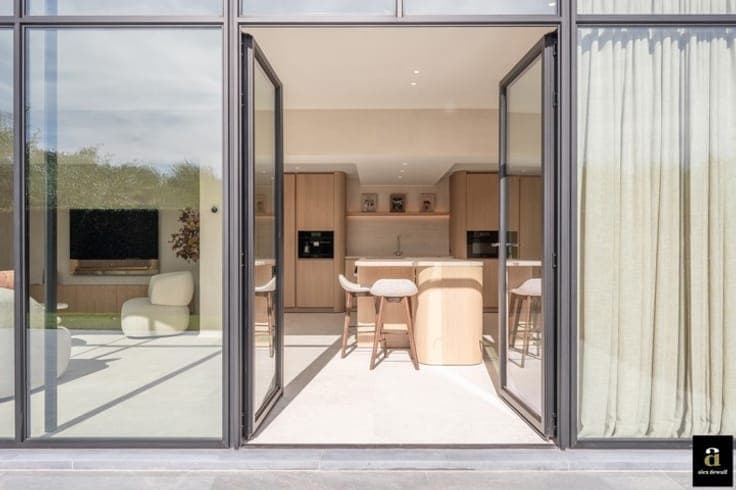 Renovated villa in the Zoute style near the Royal Zoute Golf