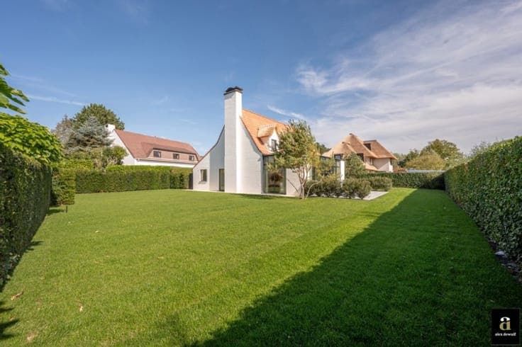 Renovated villa in the Zoute style near the Royal Zoute Golf